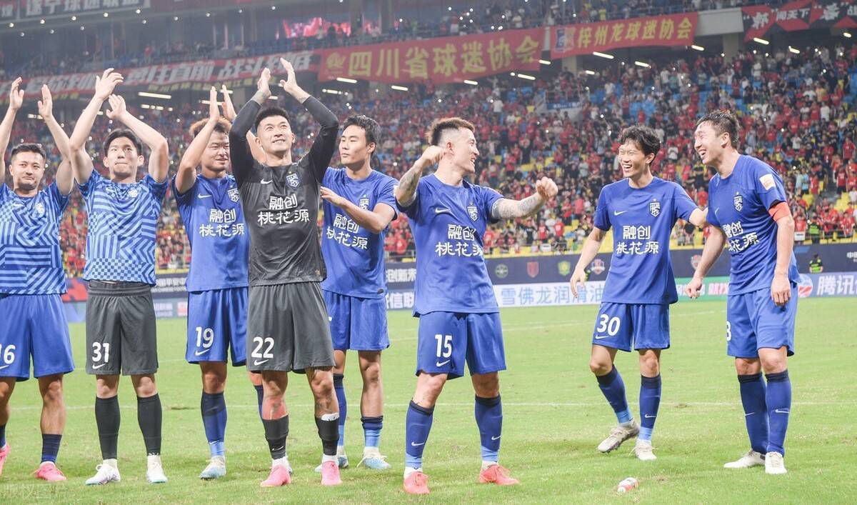 你从哪里找来这两个废物？让他们去搞砸搞臭天香楼的招牌。